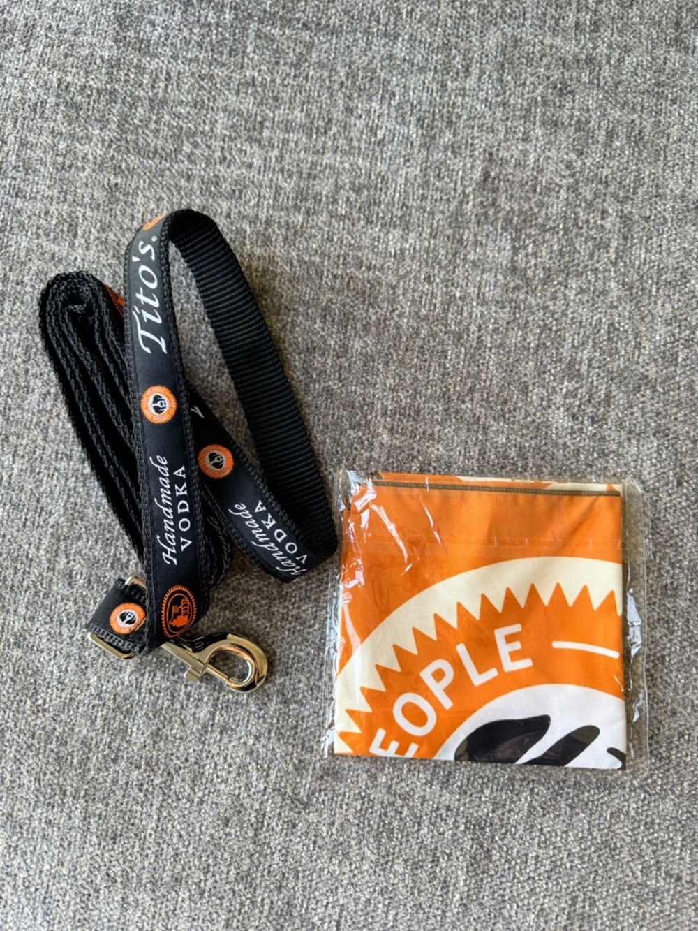 Tito’s Black & Orange Leash & Orange Bandana